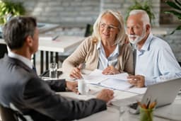 /images/how-to-choose-the-right-financial-advisor-2026.jpeg