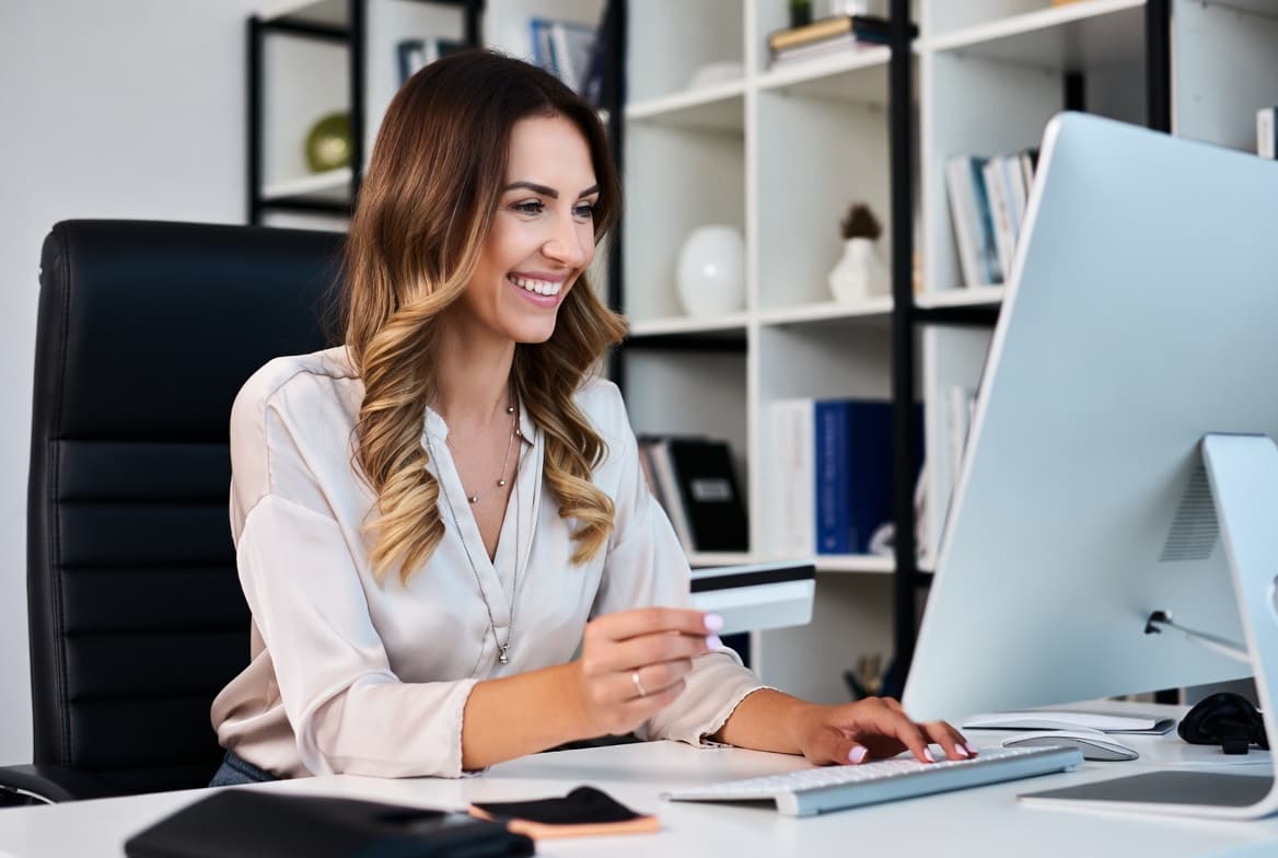 How a Balance Transfer Credit Card Can Help You Pay Off Debt Faster in 2026
