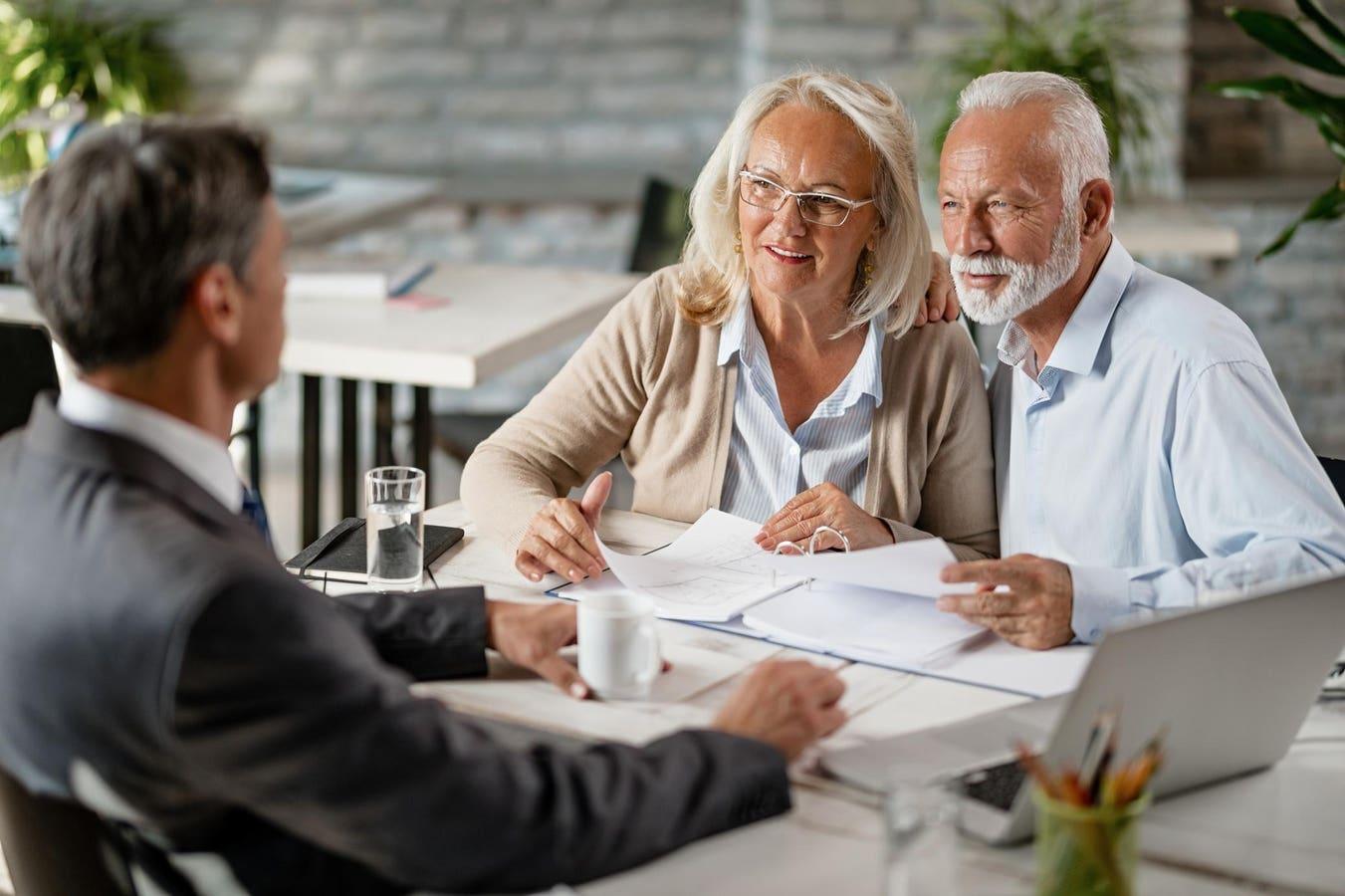 How to Choose the Right Financial Advisor